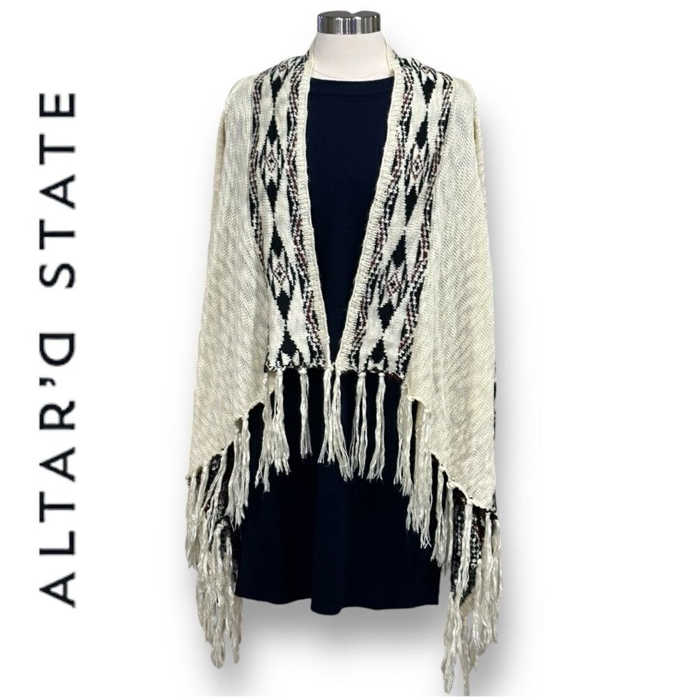 ALTAR’D STATE Women’s Aztec Fringe Cardigan in the Size Small in Ivory/Black